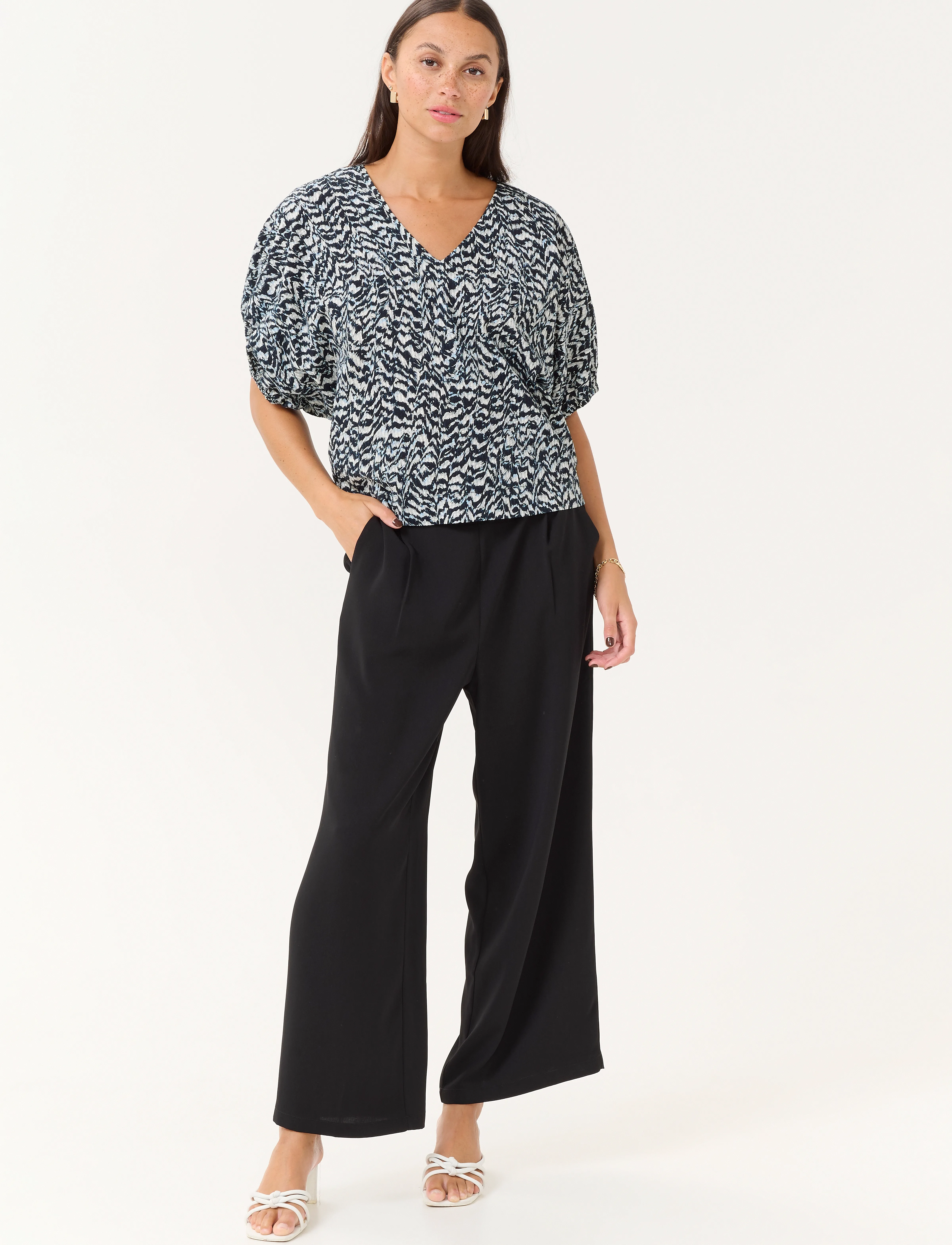 Kaffe - KAruffalo Blouse - kortærmede bluser - blue / white graphic print - 3