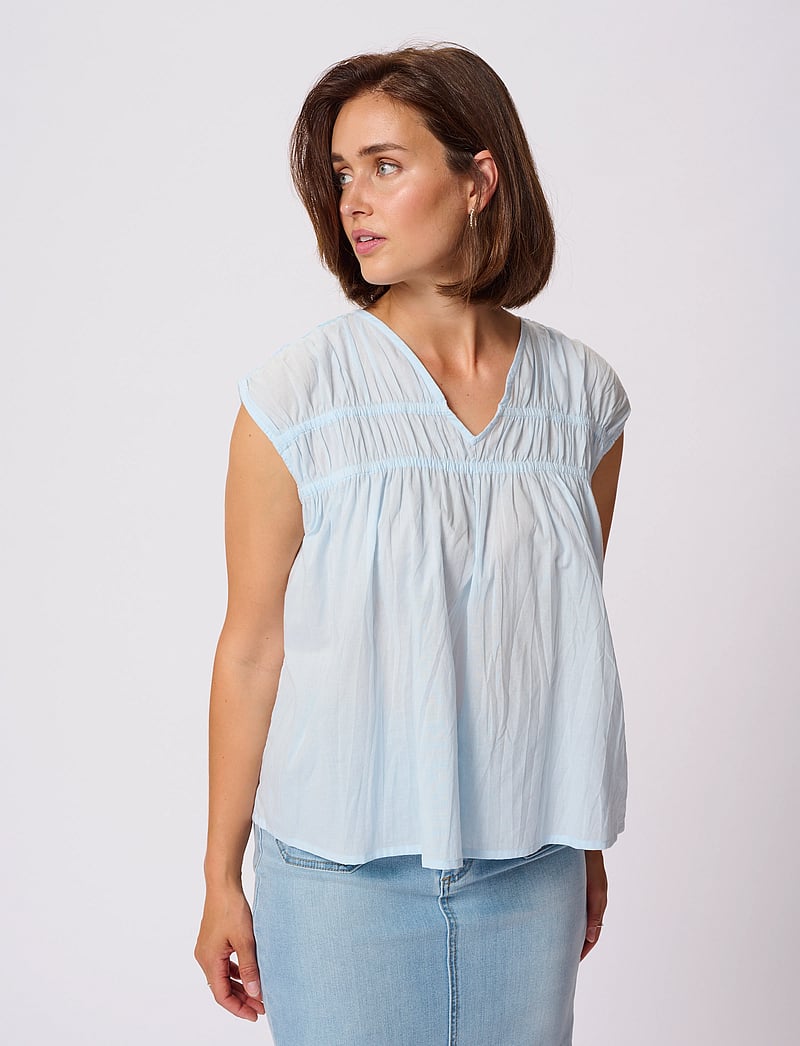 Kaffe - KAthua Blouse - Ärmlösa blusar - nantucket breeze - 0