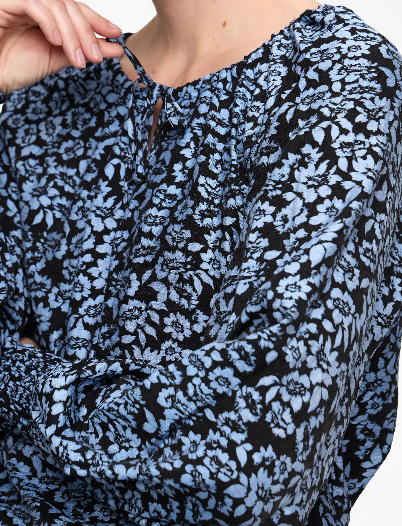 Kaffe - KAamanda Blouse - langärmlige blusen - black/windsurfer flower print - 5