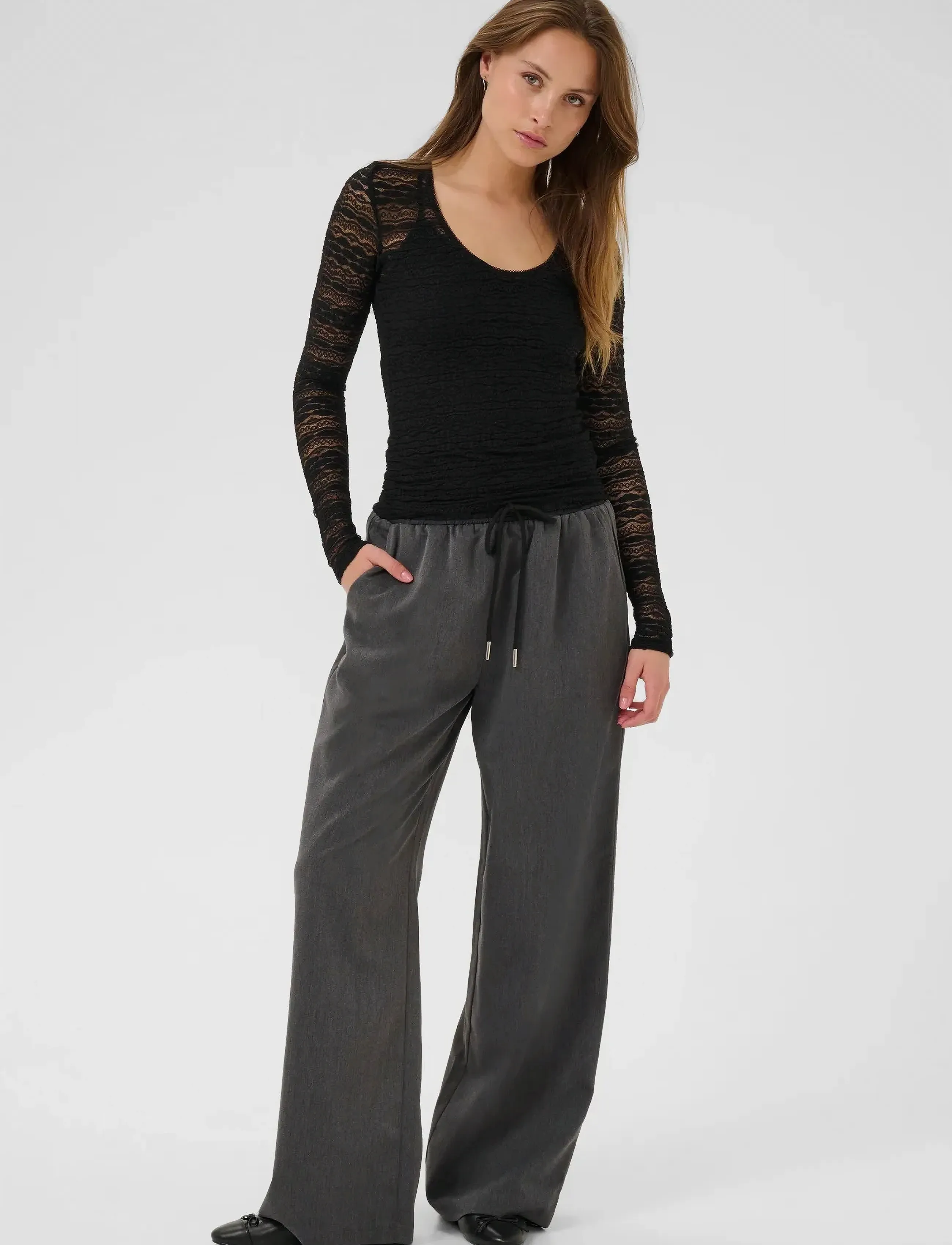 Kaffe - KAlorinda LS Lace T-Shirt - langærmede toppe - black deep - 3