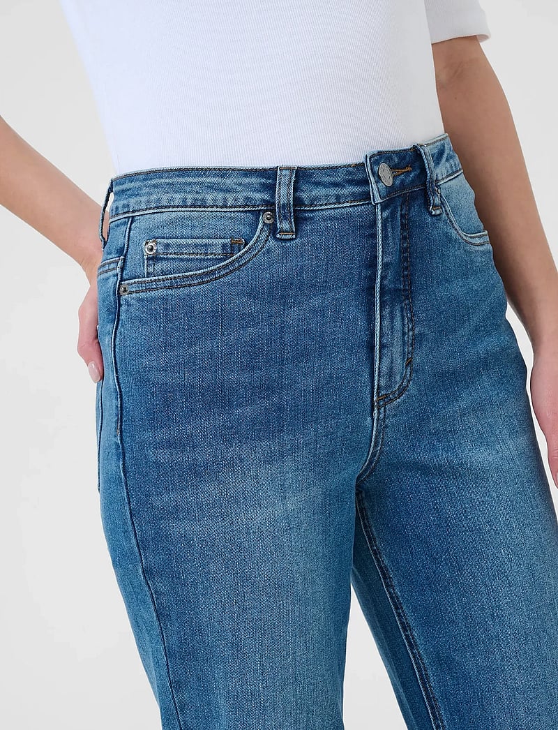 Kaffe - KAforest HW 1Slim Fit Jeans - utsvängda jeans - medium blue denim - 5