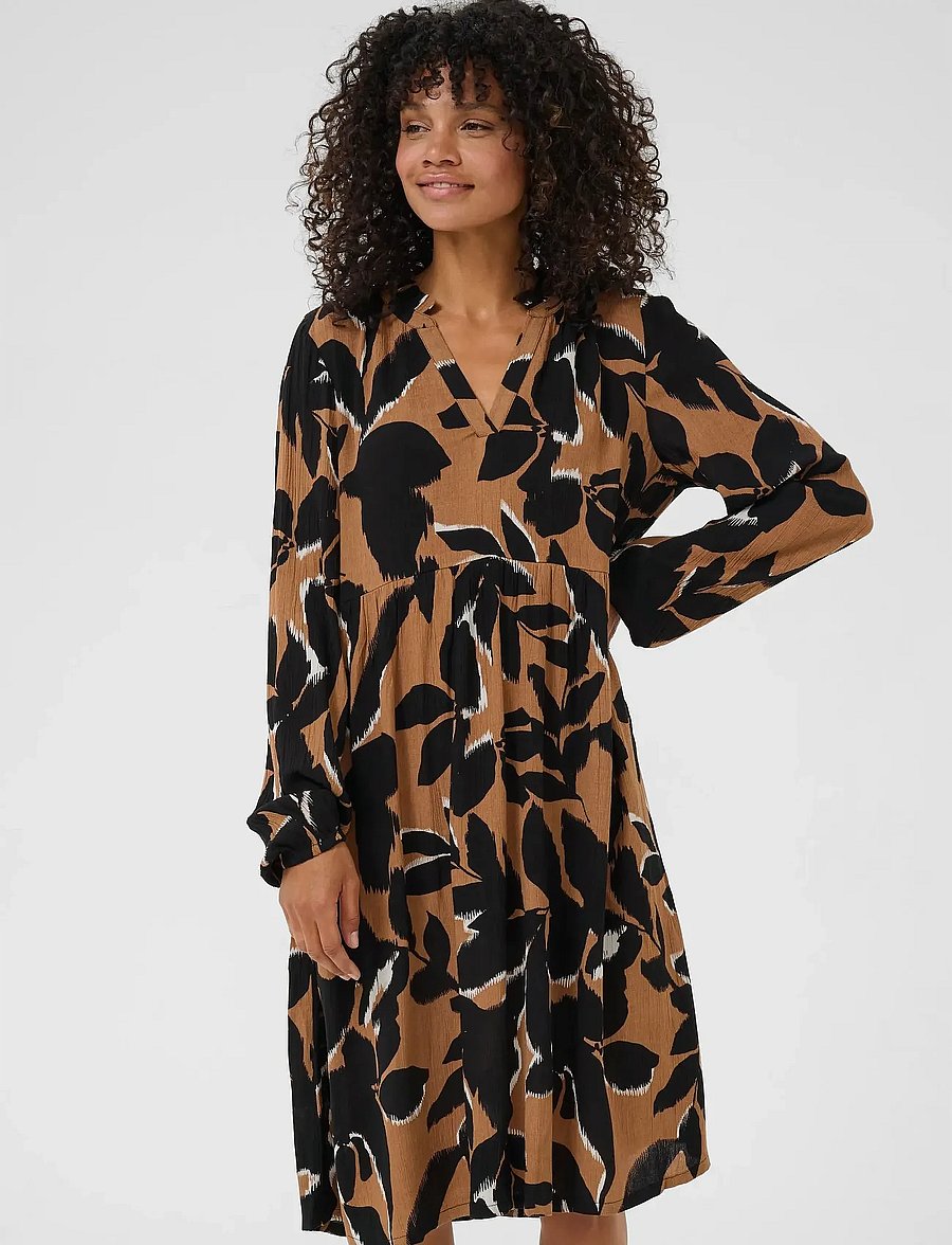 Kaffe - KAlisette Amber Dress - hemdkleider - toasted coconut/black flower - 0