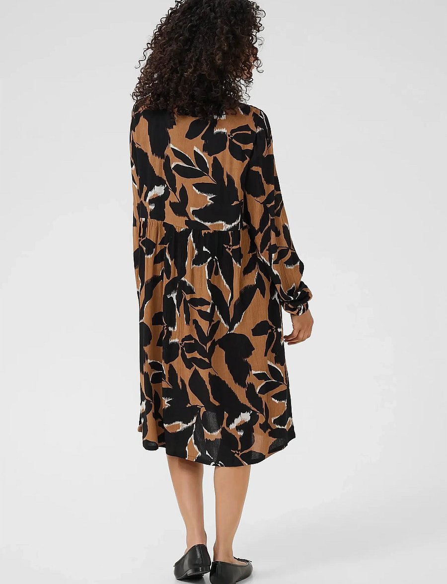 Kaffe - KAlisette Amber Dress - hemdkleider - toasted coconut/black flower - 4