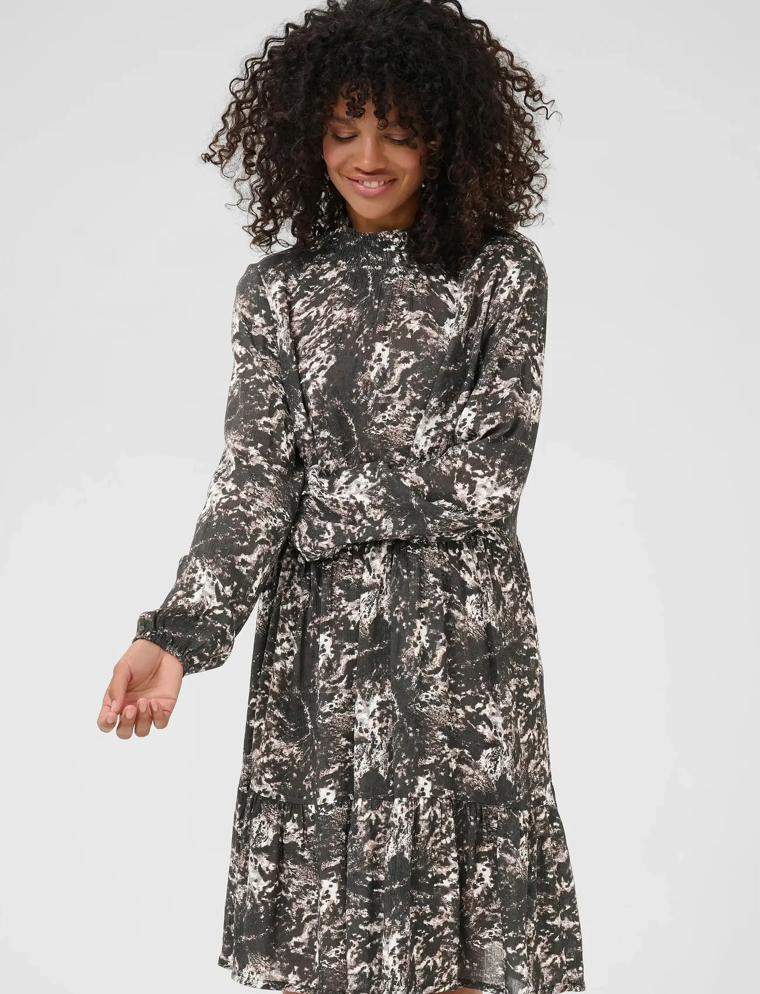 Kaffe - KAlinda Amber Dress - short dresses - black/grey abstract graphic - 0