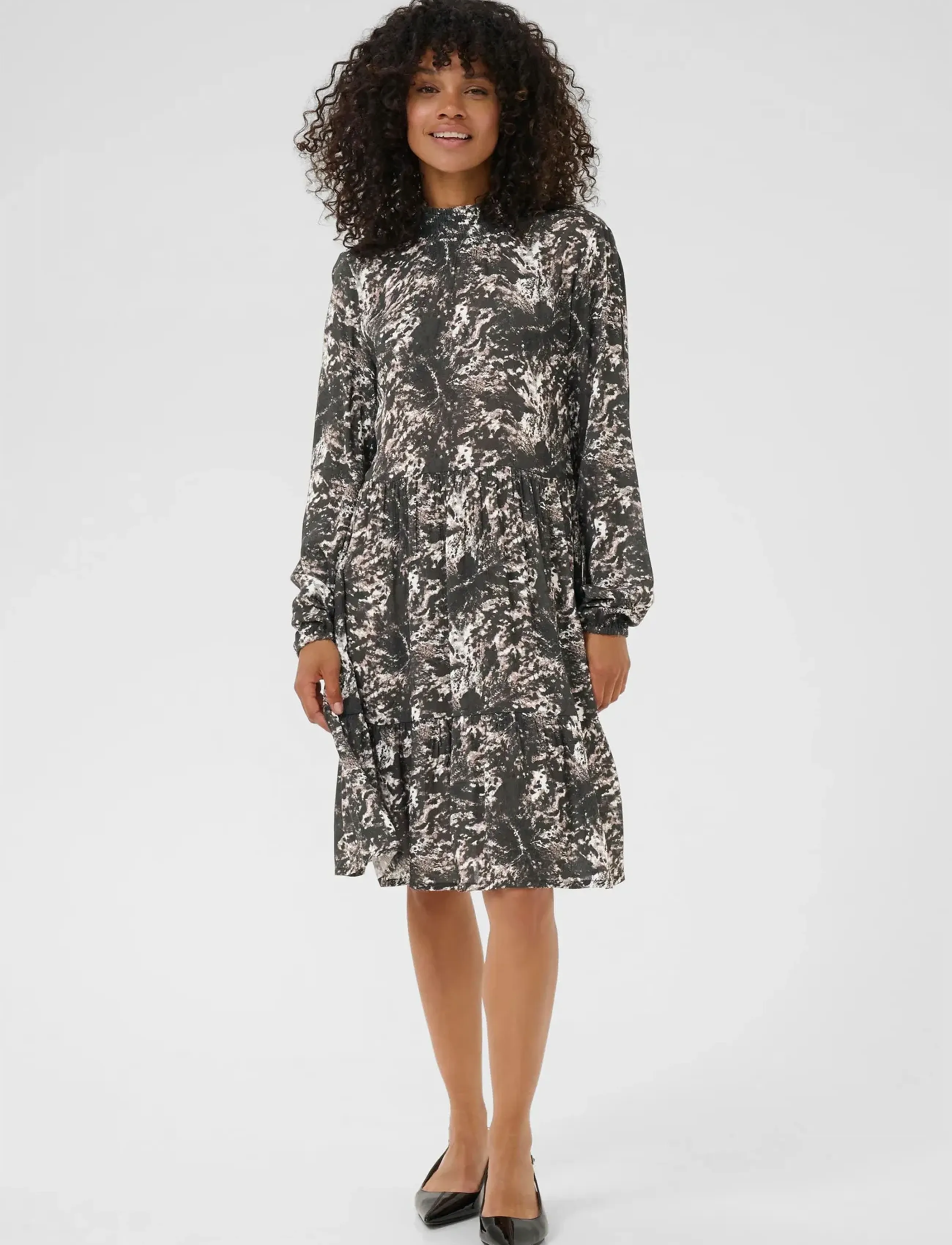 Kaffe - KAlinda Amber Dress - short dresses - black/grey abstract graphic - 3