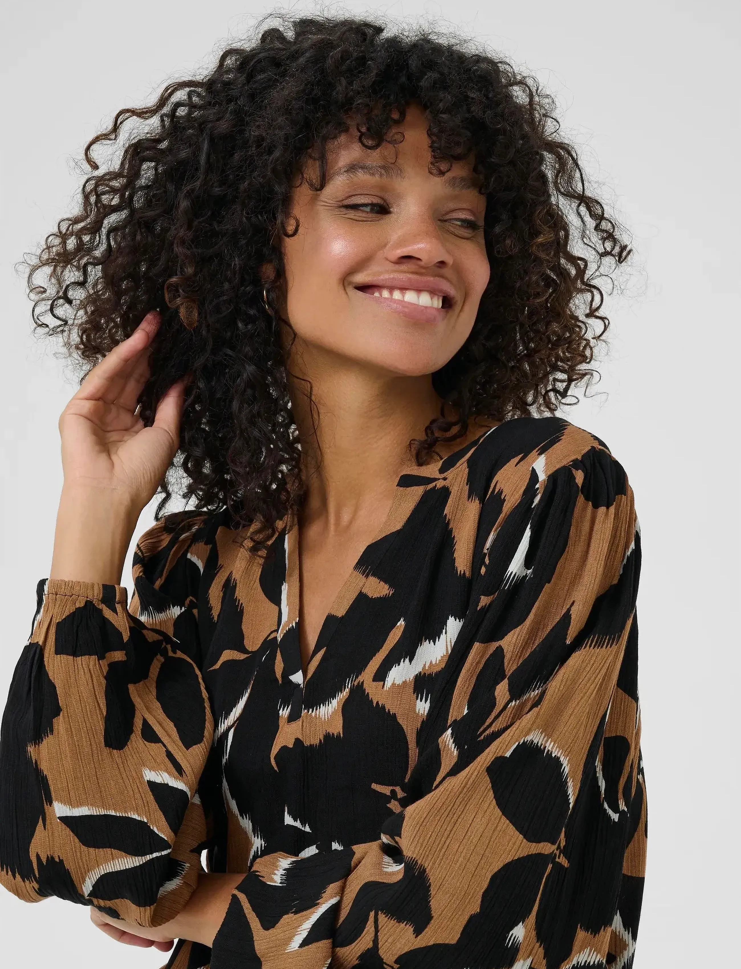 Kaffe - KAbeate Amber Blouse - långärmade blusar - toasted coconut/black flower - 5