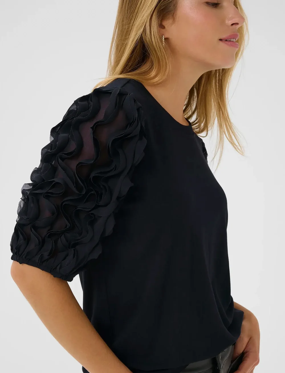 Kaffe - KAlinda Frill T-Shirt - t-shirts - black deep - 5