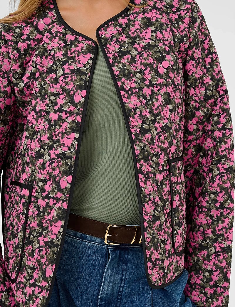 Kaffe - KAnuria Jacket - frühlingsjacken - pink black graphic flower - 5