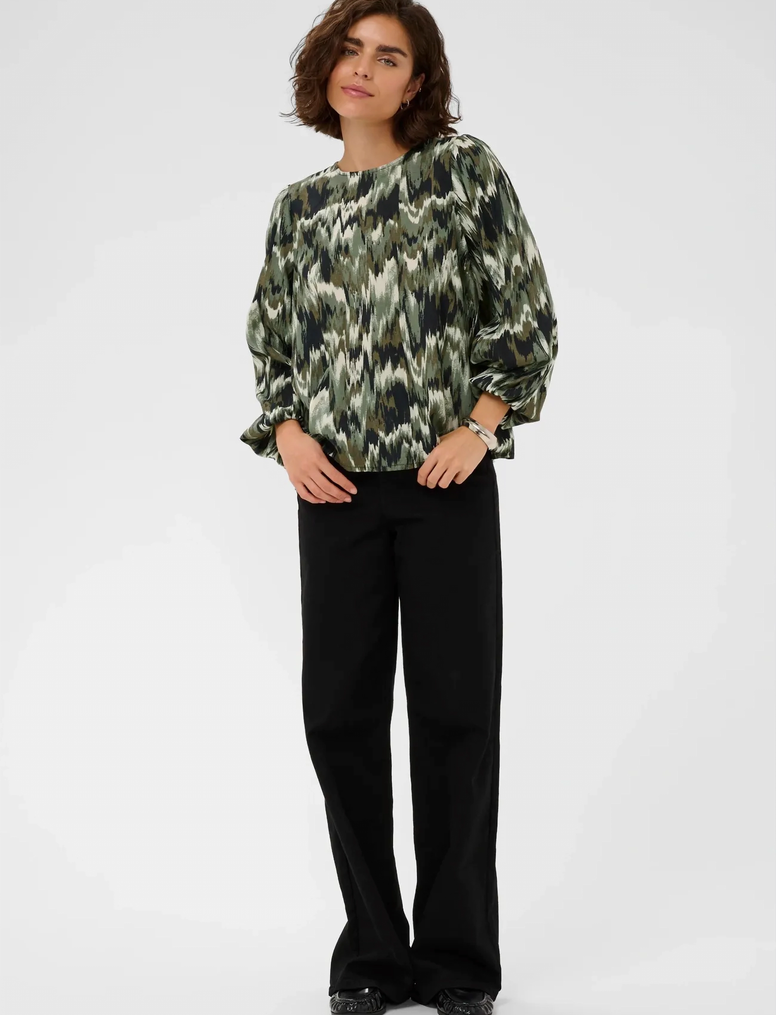 Kaffe - KAkia Blouse - pikkade varrukatega pluusid - green black abstract graphic - 3