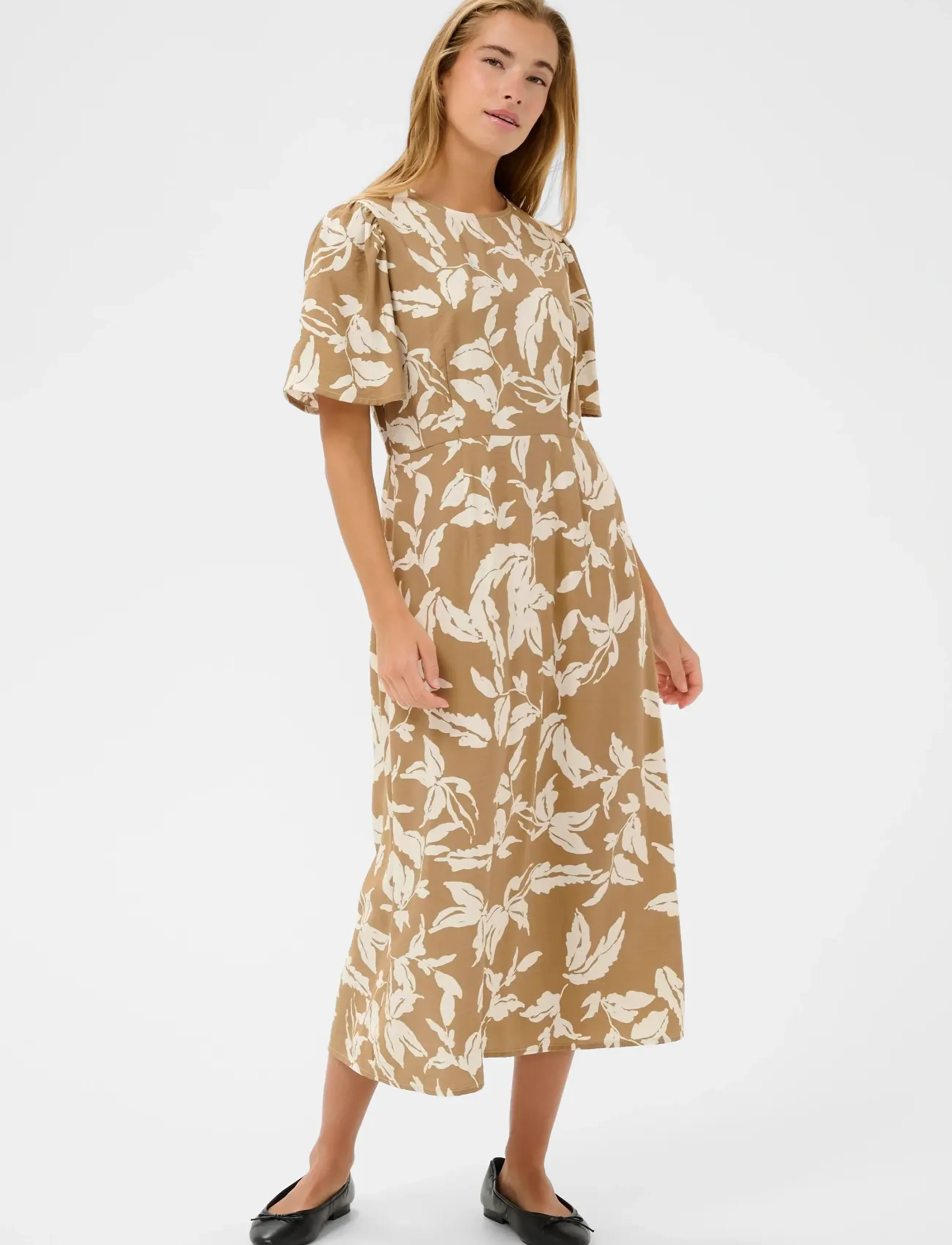 Kaffe KAmarlo Dress - Sommerkleider - OAK CHALK LEAFS / beige