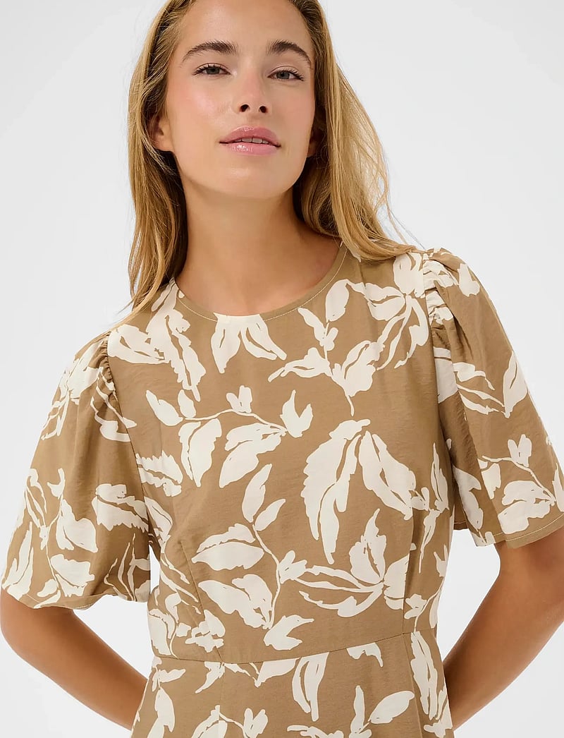 Kaffe - KAmarlo Dress - sommerkjoler - oak chalk leafs - 5
