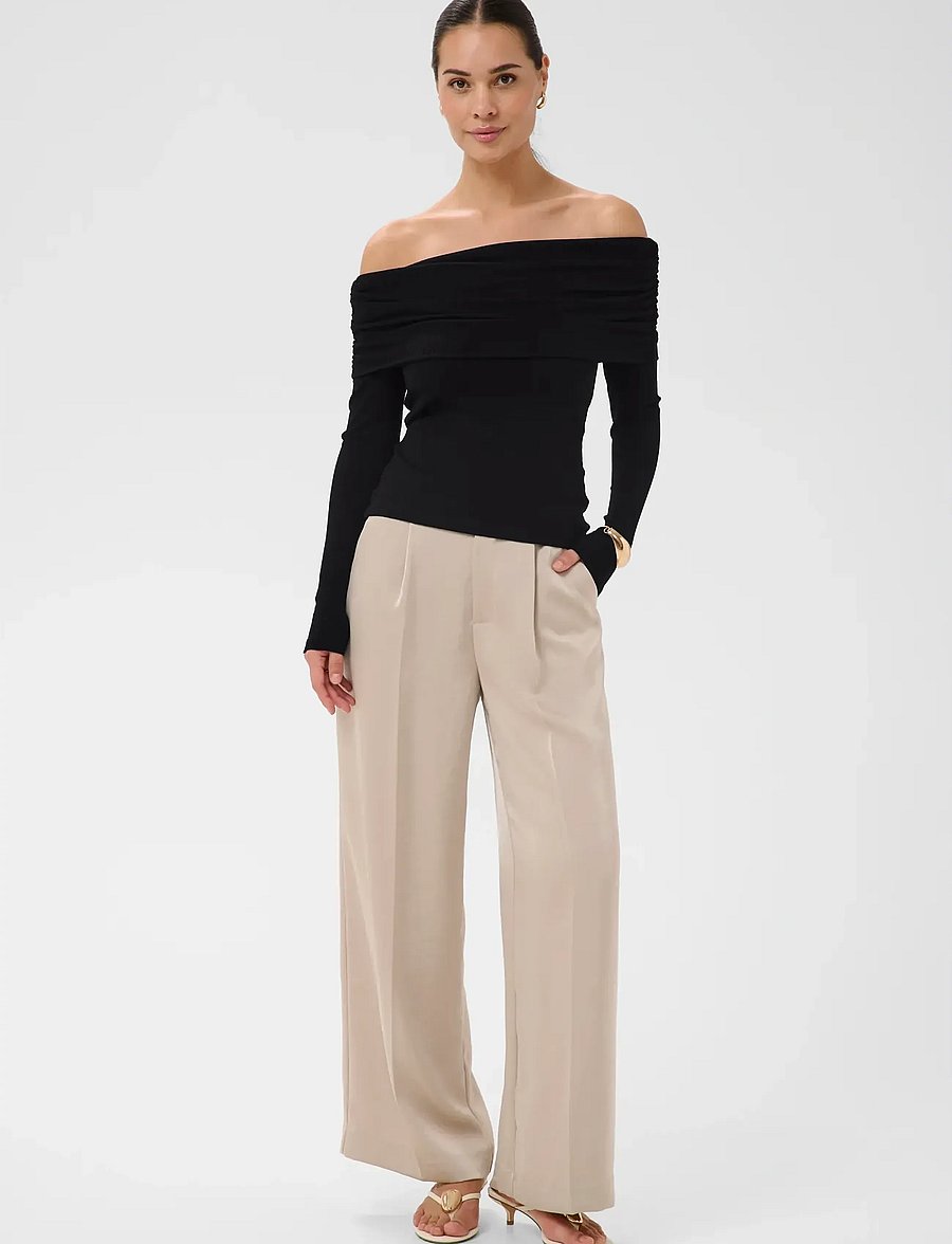 Kaffe - KAaubree Offshoulder T-Shirt - långärmade toppar - black deep - 3