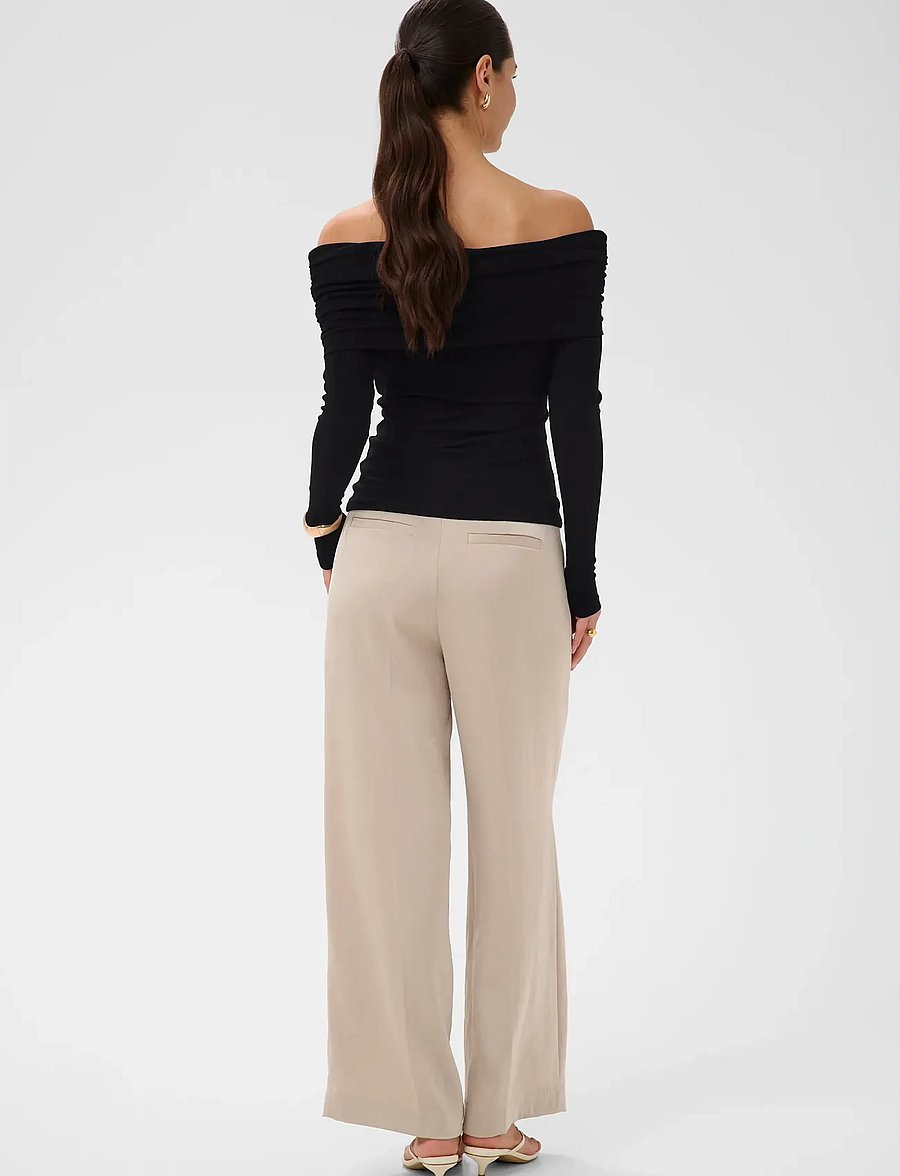 Kaffe - KAaubree Offshoulder T-Shirt - långärmade toppar - black deep - 4