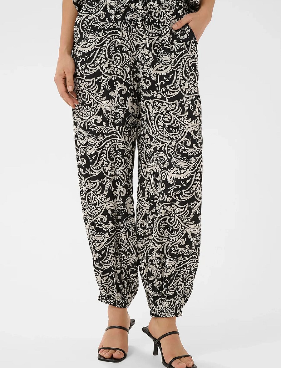 Kaffe - KAbella Pants - barrel trousers - black chalk paisley - 0