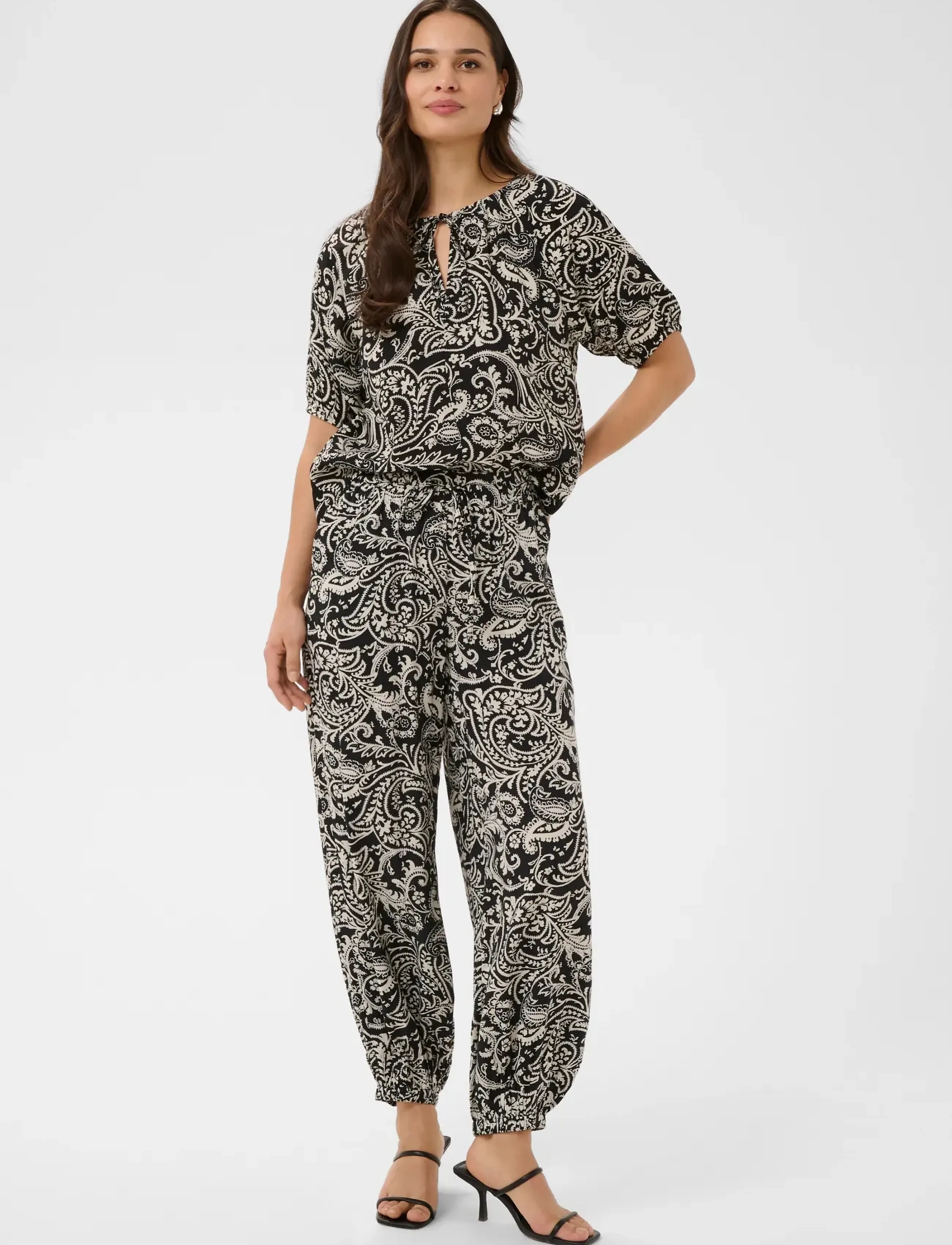 Kabella Pants 3