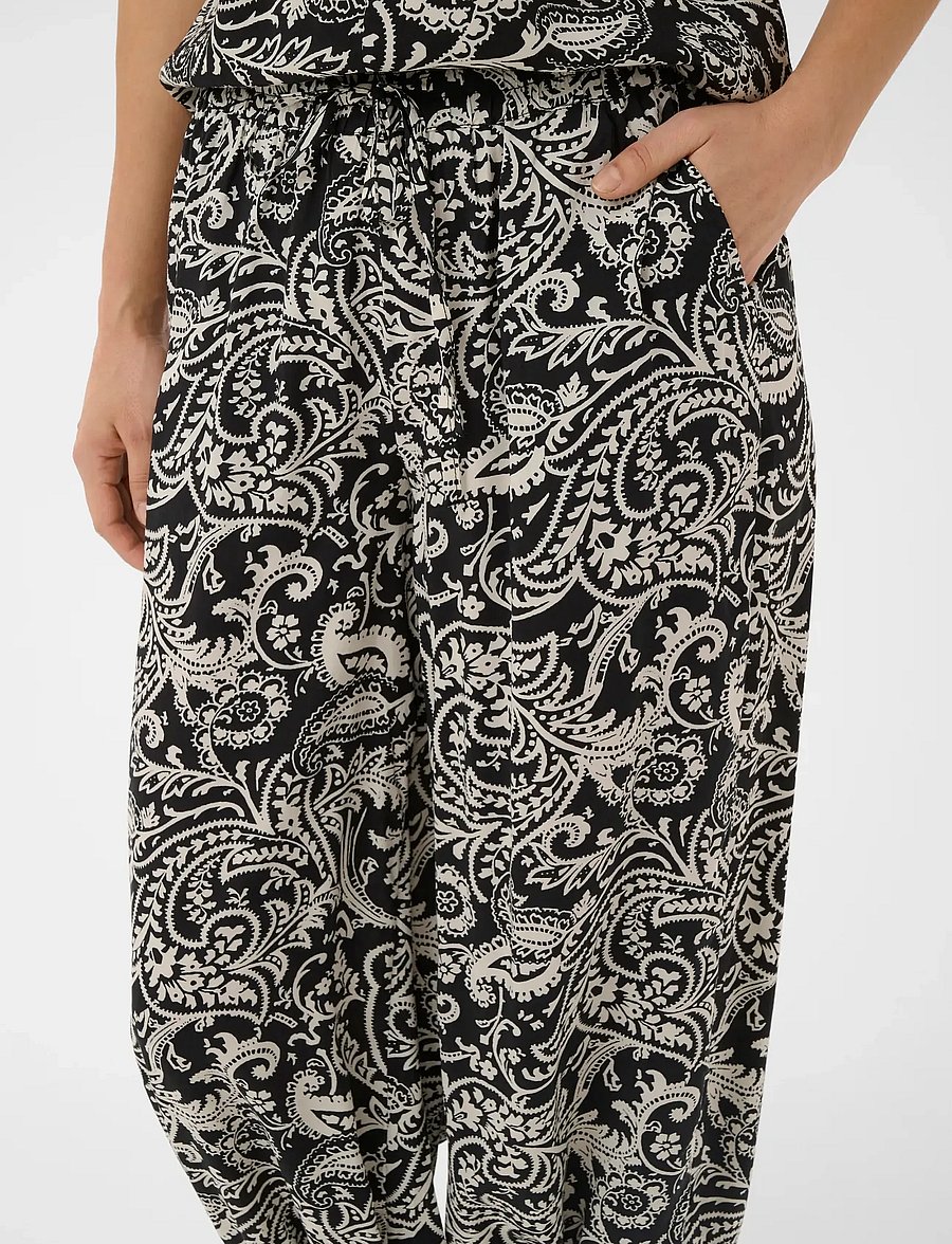 Kaffe - KAbella Pants - barrel trousers - black chalk paisley - 5