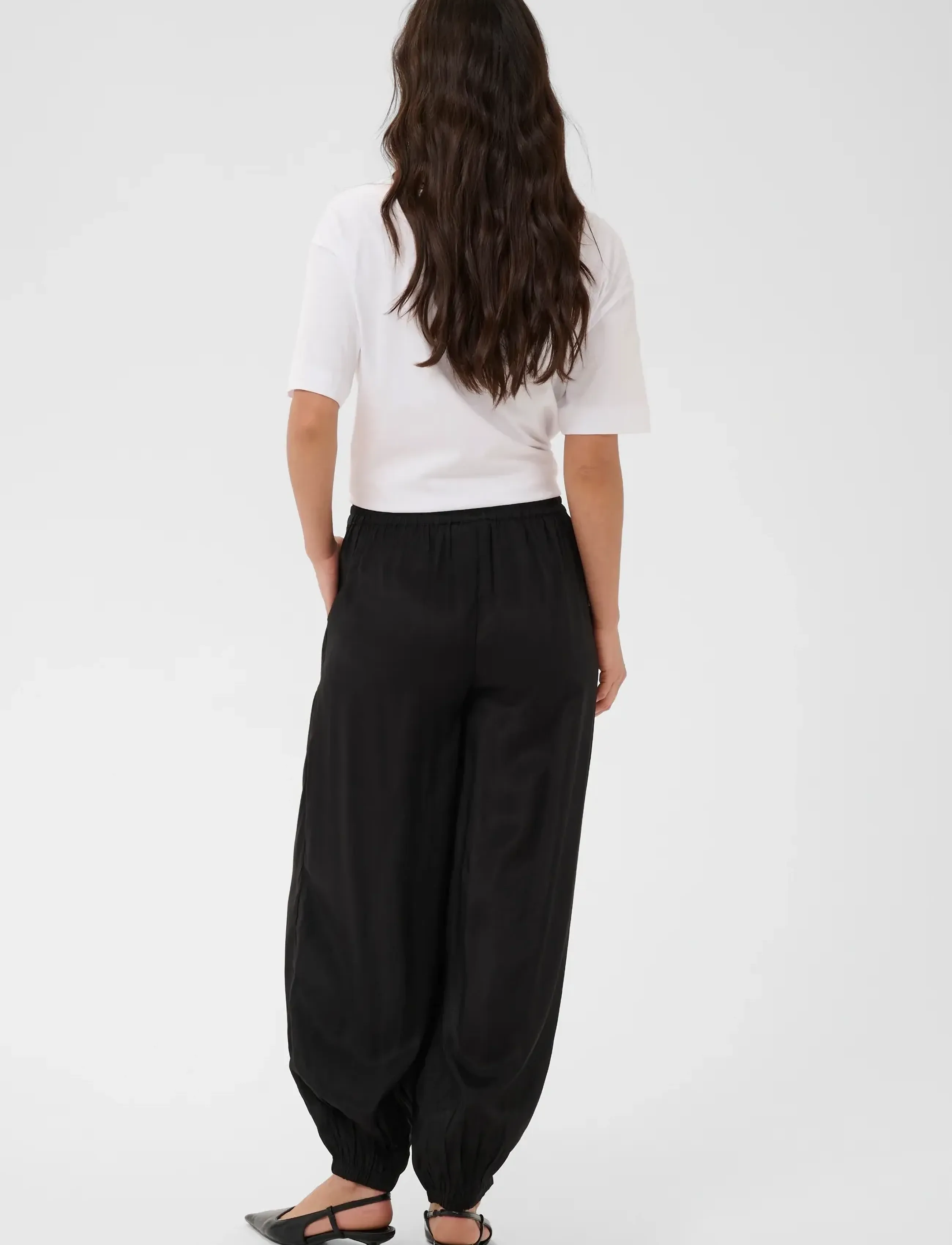 Kaffe - KAbella Pants - barrel trousers - black deep - 4