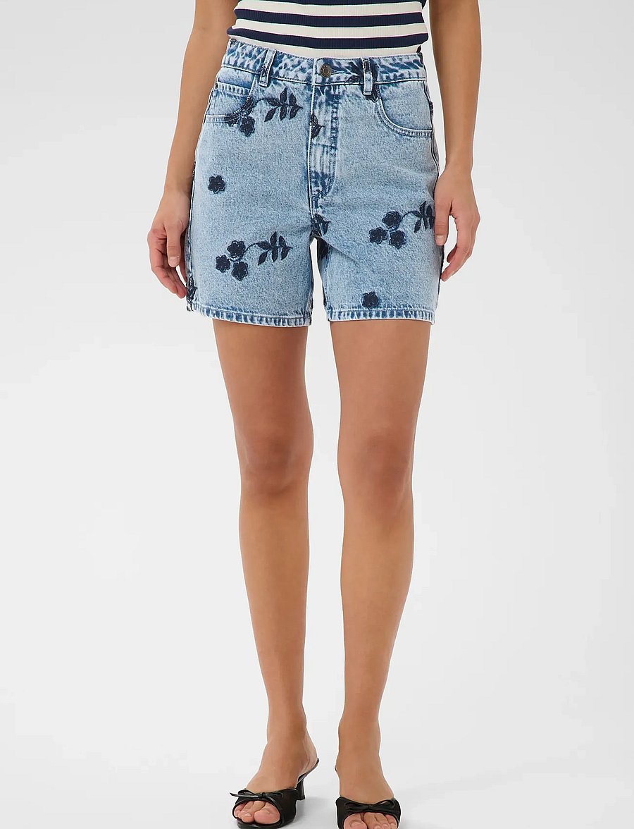 Kaffe - KAbabena Denim Shorts - jeansshorts - blue denim w/ navy flower emb. - 0