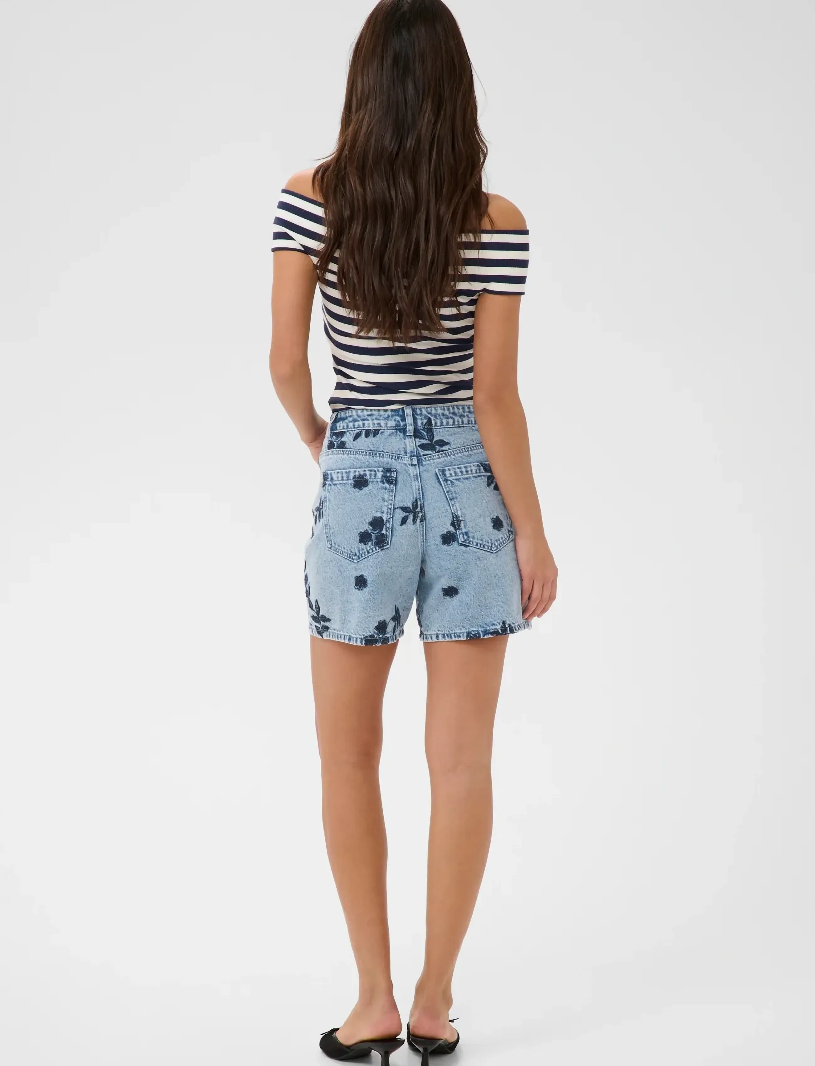 Kaffe - KAbabena Denim Shorts - jorts - blue denim w/ navy flower emb. - 4