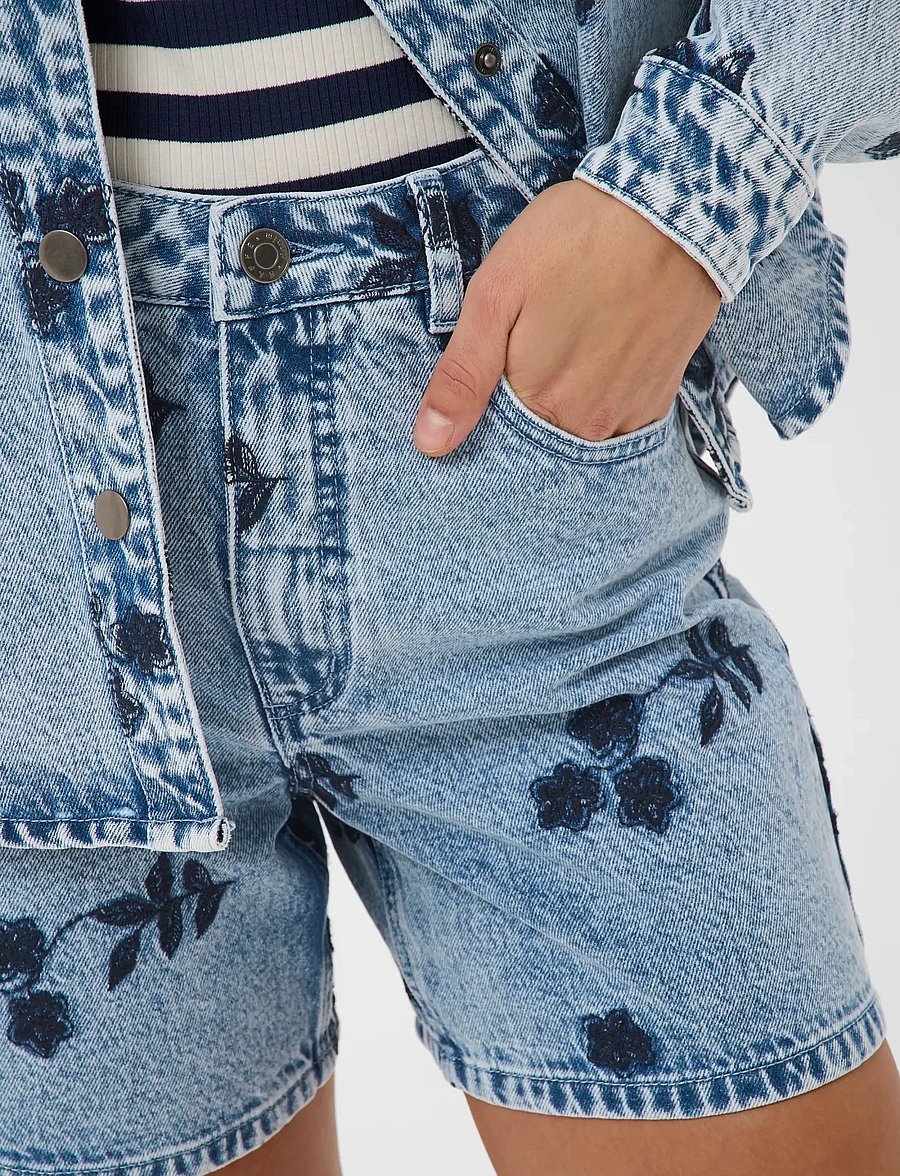 Kaffe - KAbabena Denim Shorts - jeansshorts - blue denim w/ navy flower emb. - 5