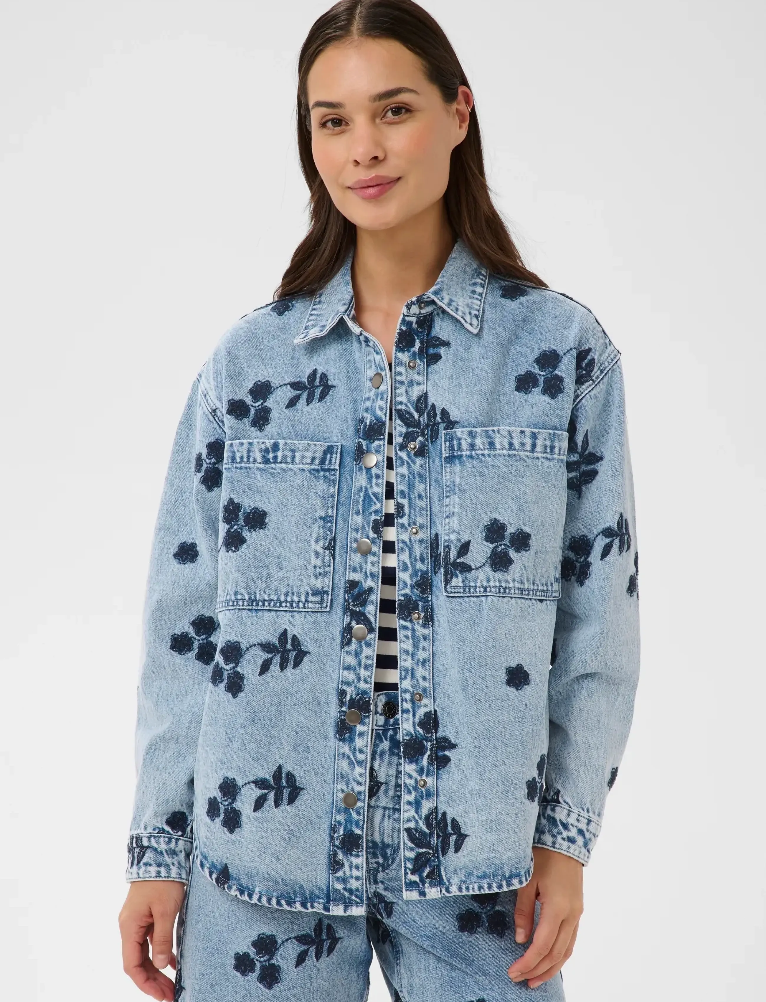 Kaffe KAbabena Denim Jacket - Jackets & Coats - BLUE DENIM W/ NAVY FLOWER EMB. / blue