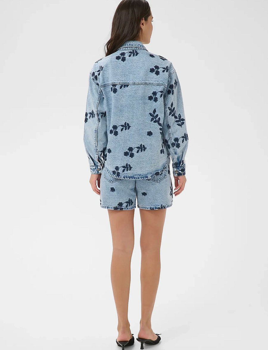 Kaffe - KAbabena Denim Jacket - jeansjacken - blue denim w/ navy flower emb. - 4