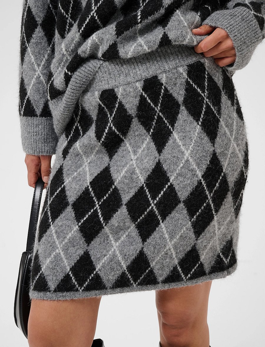 Kaffe - KAsimone Knit Skirt - strickröcke - black/gm/white argyle - 5