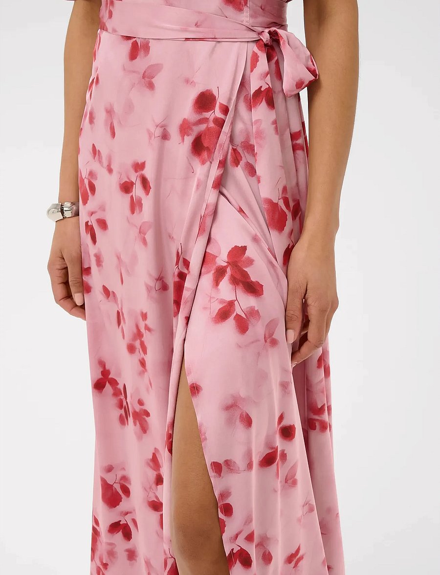Kaffe - KAsadie Wrap Dress - sommerkleider - dusty pink/red flowers - 5