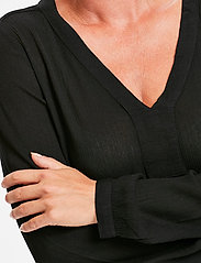 Kaffe - Amber Blouse LS - long-sleeved blouses - black - 4