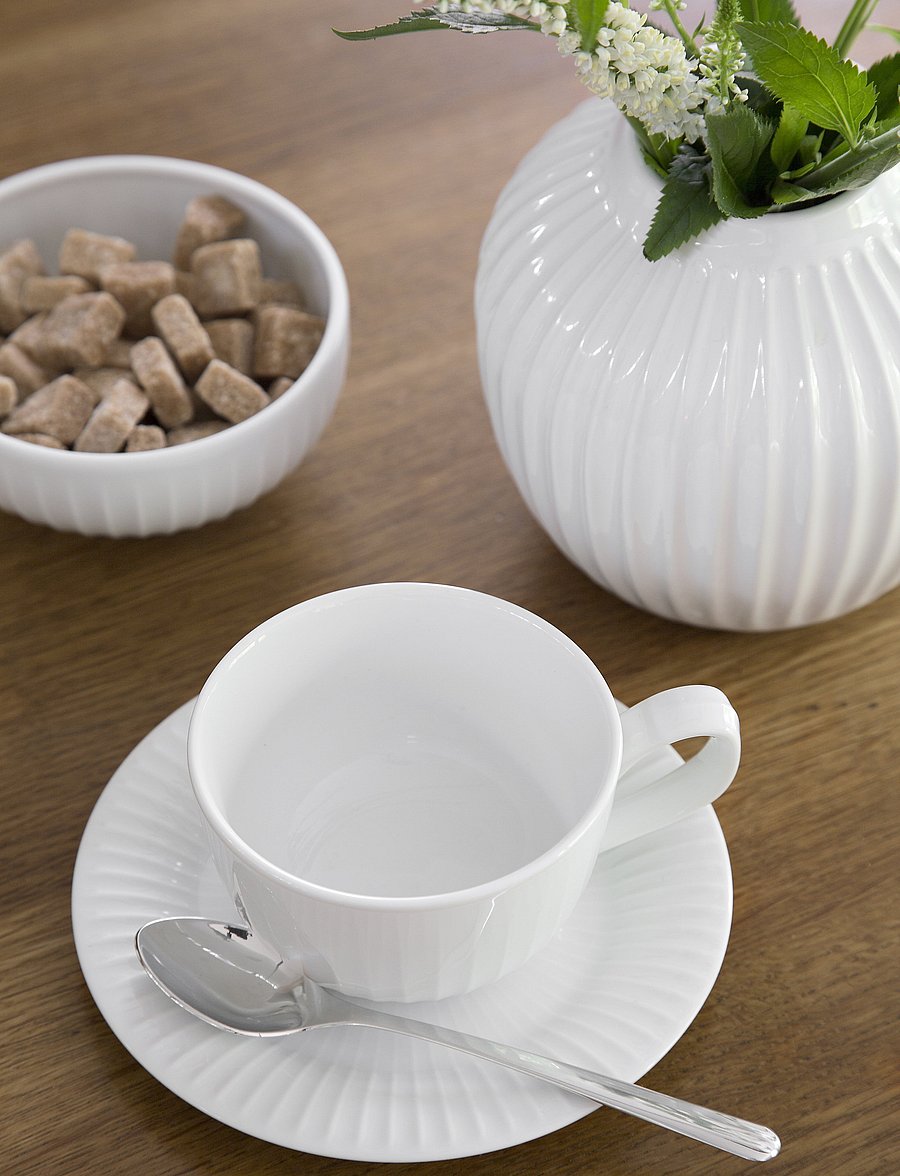 Kähler - Hammershøi Coffee cup with matching saucer 25 cl white (16060) - osta hinna alusel - white - 2