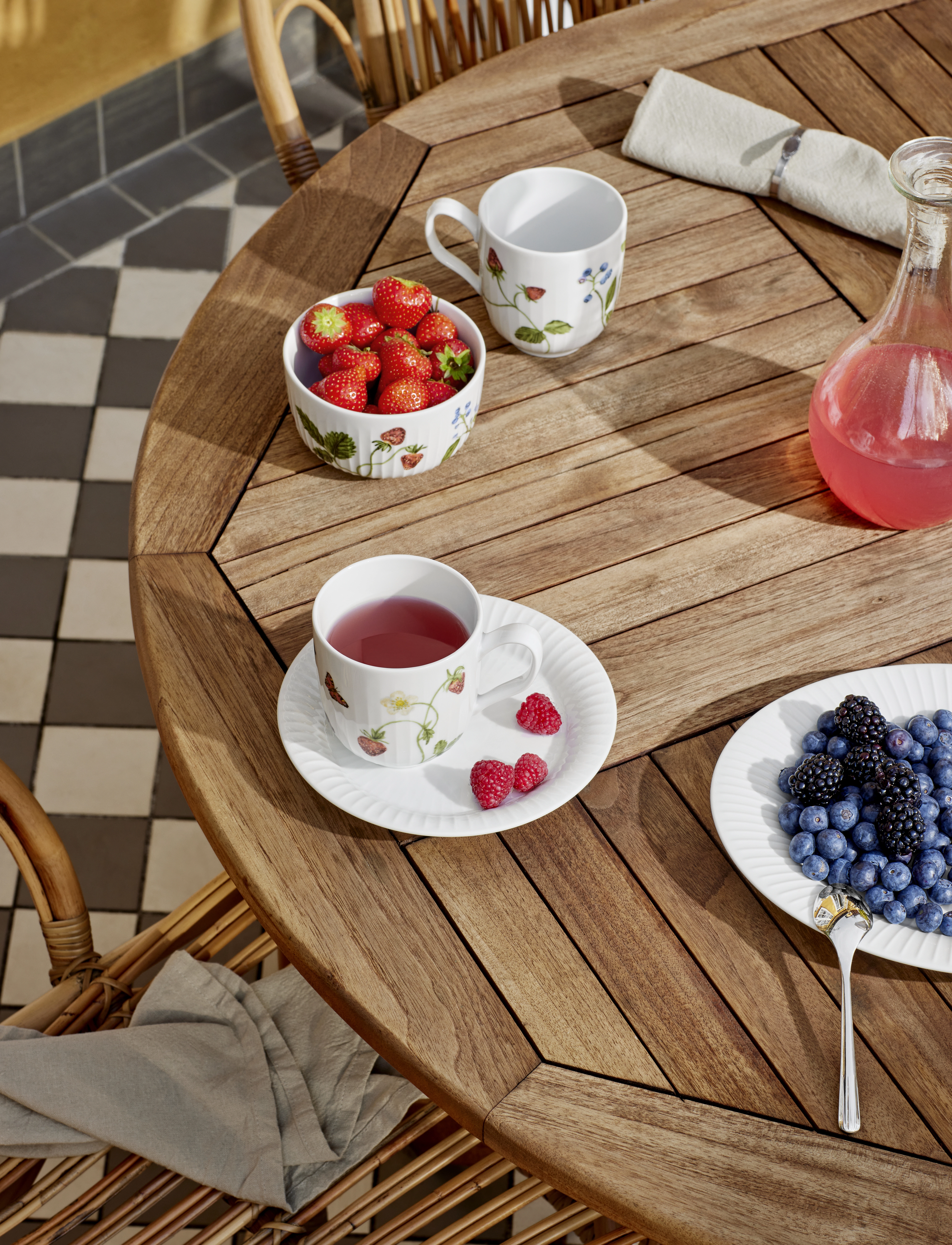Kähler - Hammershøi Summer Mug 33 cl summer berries - teetassid - summer berries - 3