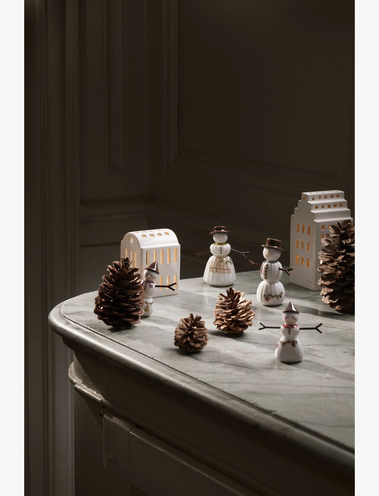 Kähler - Hammershøi Christmas Snowman H11.5 white w. deco - white w. deco - 5