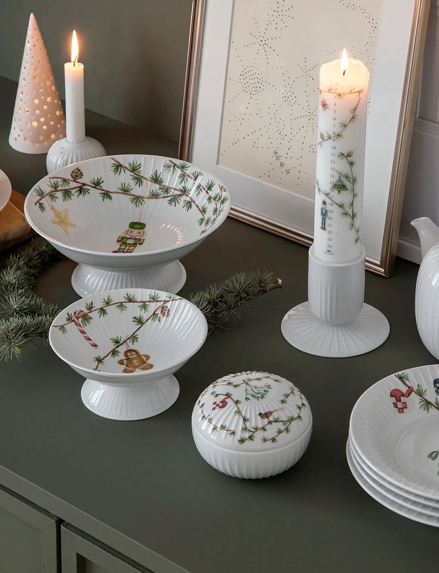 Kähler - Hammershøi Christmas Bowl on stand Ø23 cm white w. deco - jõulukaunistused - white w. deco - 2