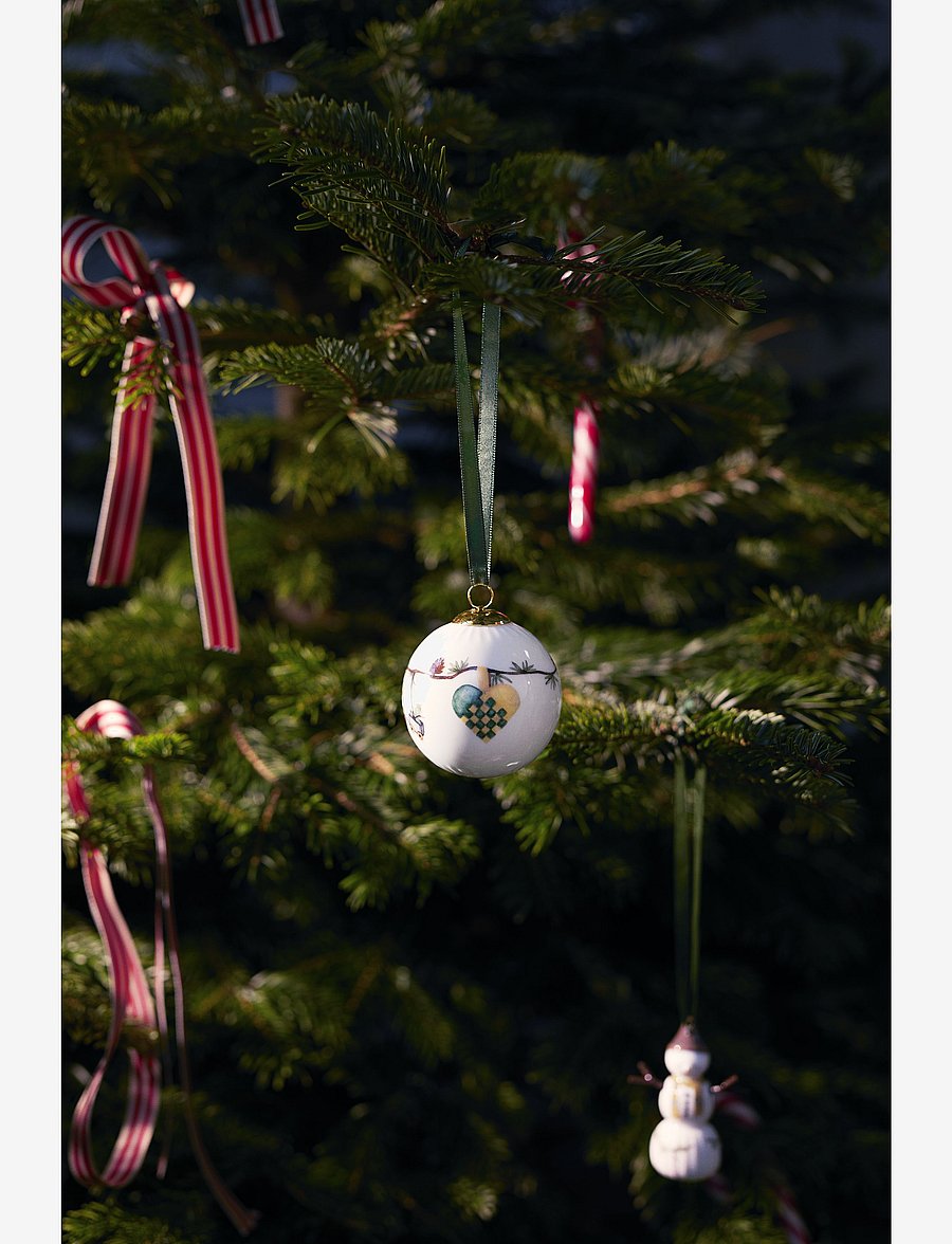 Kähler - Hammershøi Christmas Bauble 2024 Ø6 cm white w. deco - white w. deco - 4