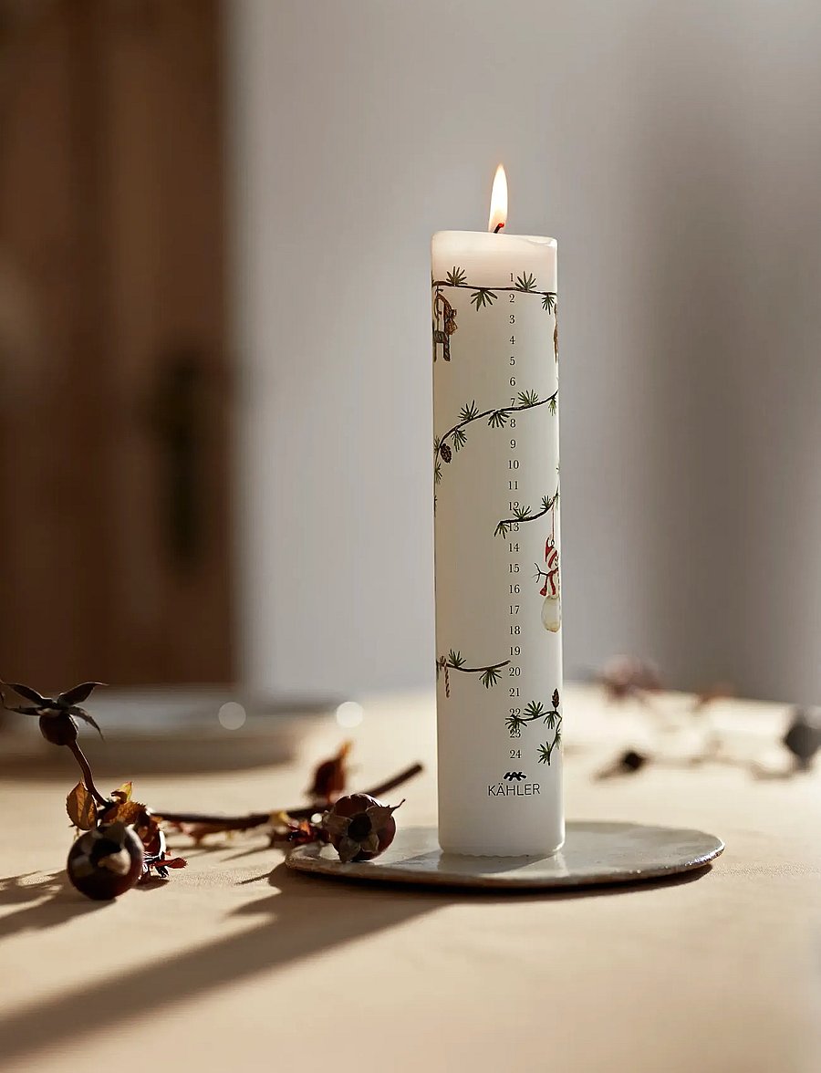 Kähler - Hammershøi Christmas Advent Candle 2025 Ø5 cm white w. deco - madalaimad hinnad - white w. deco - 1