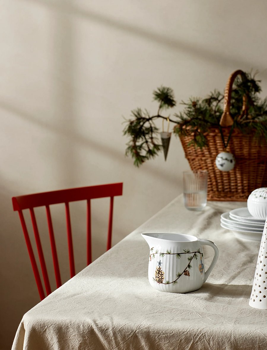 Kähler - Hammershøi Christmas Sauce boat 66 cl white w. deco - kastmekannud ja kastmepotid - white w. deco - 0