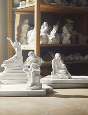 Kähler - Moments of Being Silent Change H18.5 white - porcelain figurines & sculptures - white - 4