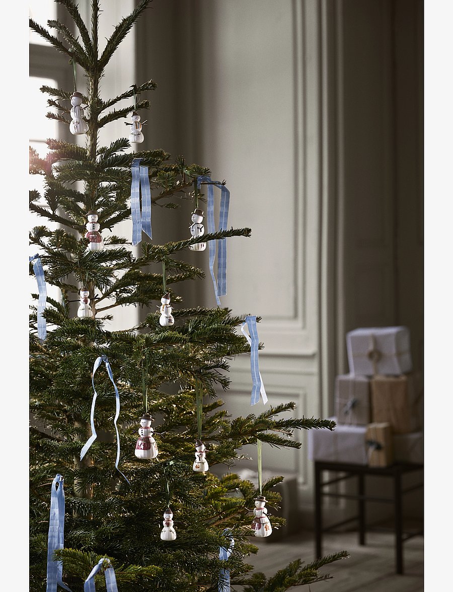 Kähler - Hammershøi Christmas Snowgirl hanging variant H6.5 white w. deco - madalaimad hinnad - white w. deco - 5