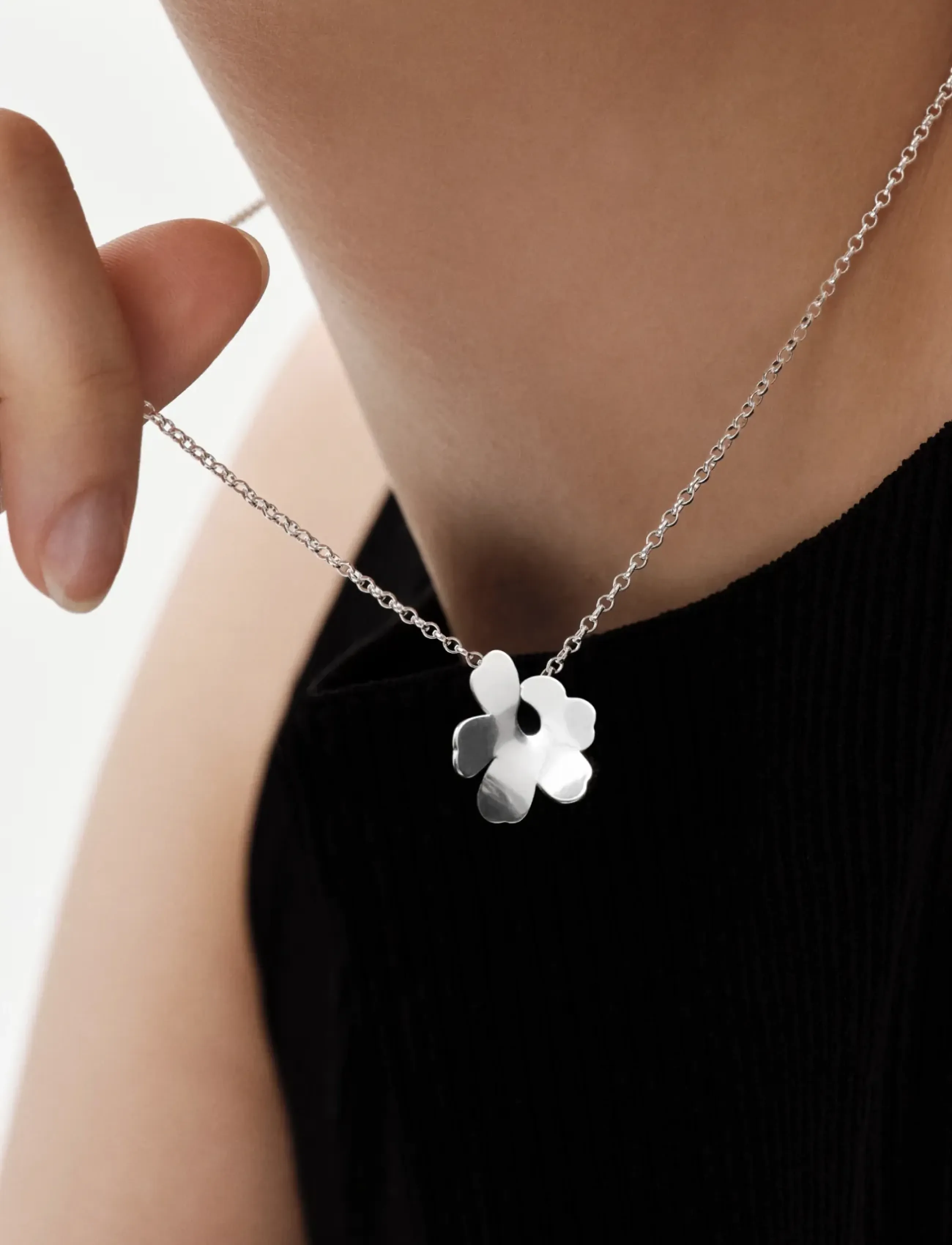 Kalevala Kalevala X Marimekko Unikko Pendant Miniature, One Size, Silver, Halskæder > Smukke Halskæder, Dame