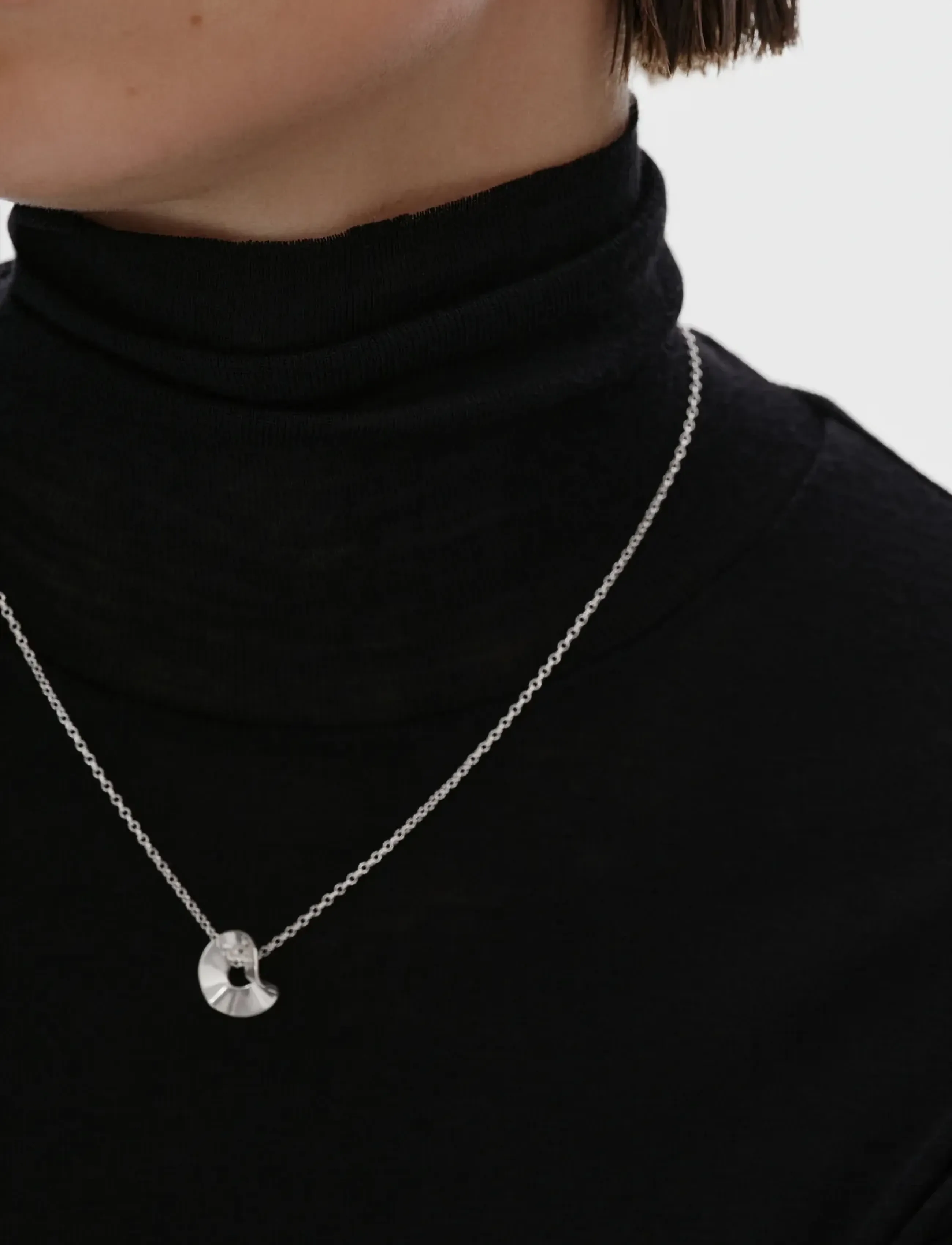 Kalevala Alluring Pendant, Organisk Skivevedhæng, Sølv, Str: ONE SIZE