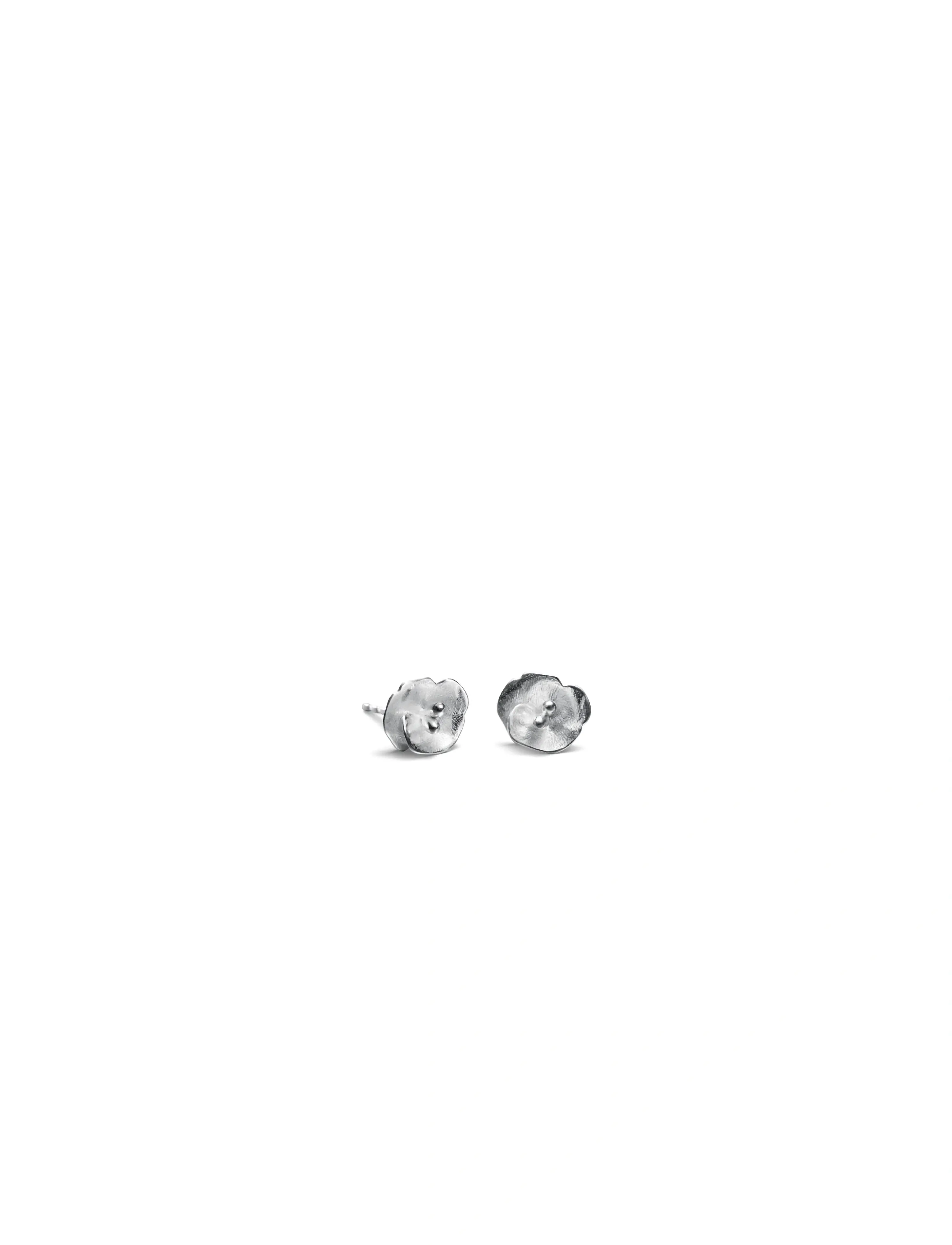 Kalevala - Summer Night Rose miniature earrings - studs örhängen - silver - 1