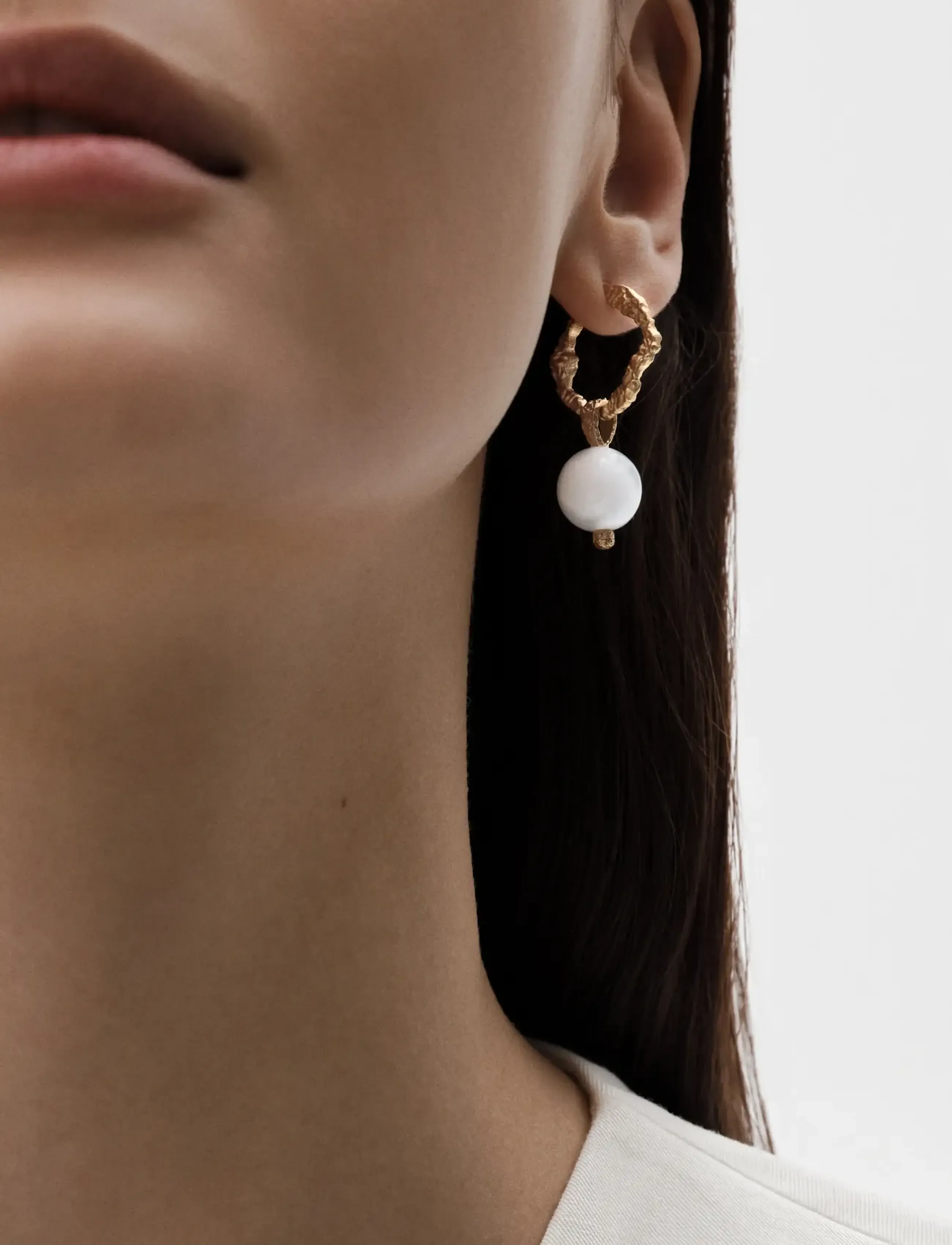 Kalevala Itu Charm Glass Pearl Silver Gold-Plated, One Size, White, Smykker > Vedhæng, Dame
