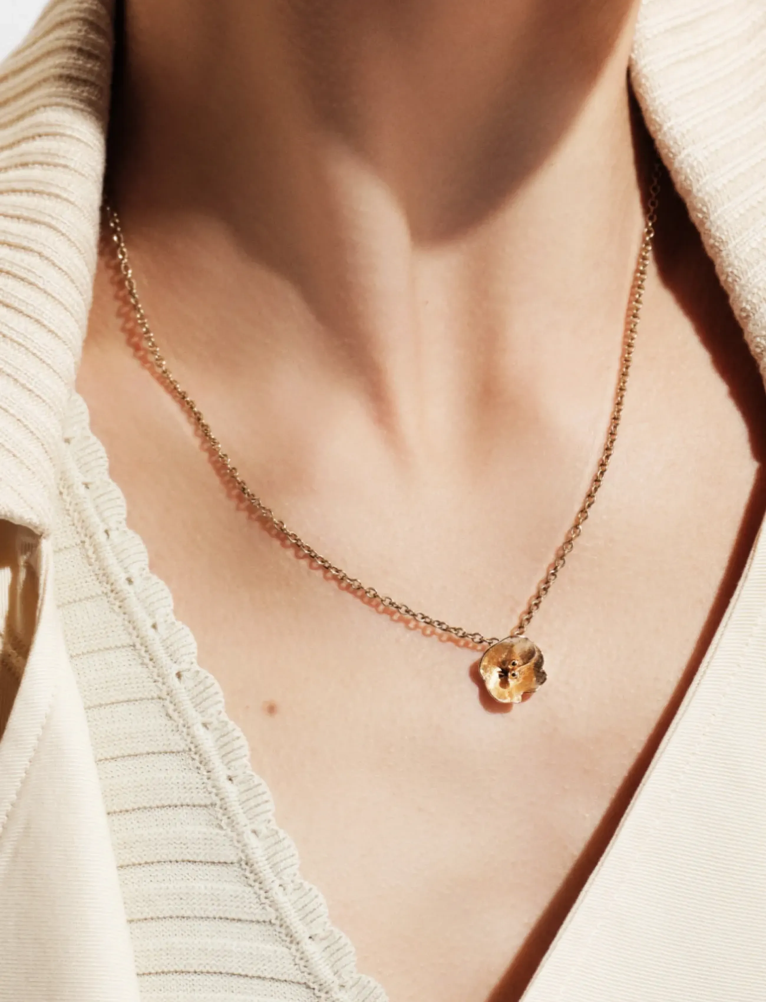 Kalevala Summer Night Rose Pendant, One Size, Necklaces, Gold - Chain Frauen