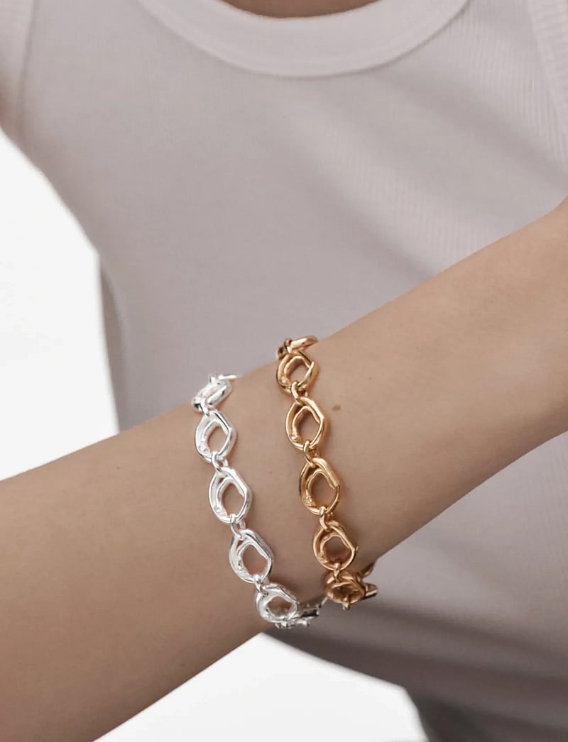 Kalevala - Männyt Bracelet chain - kædearmbånd - bronze - 1