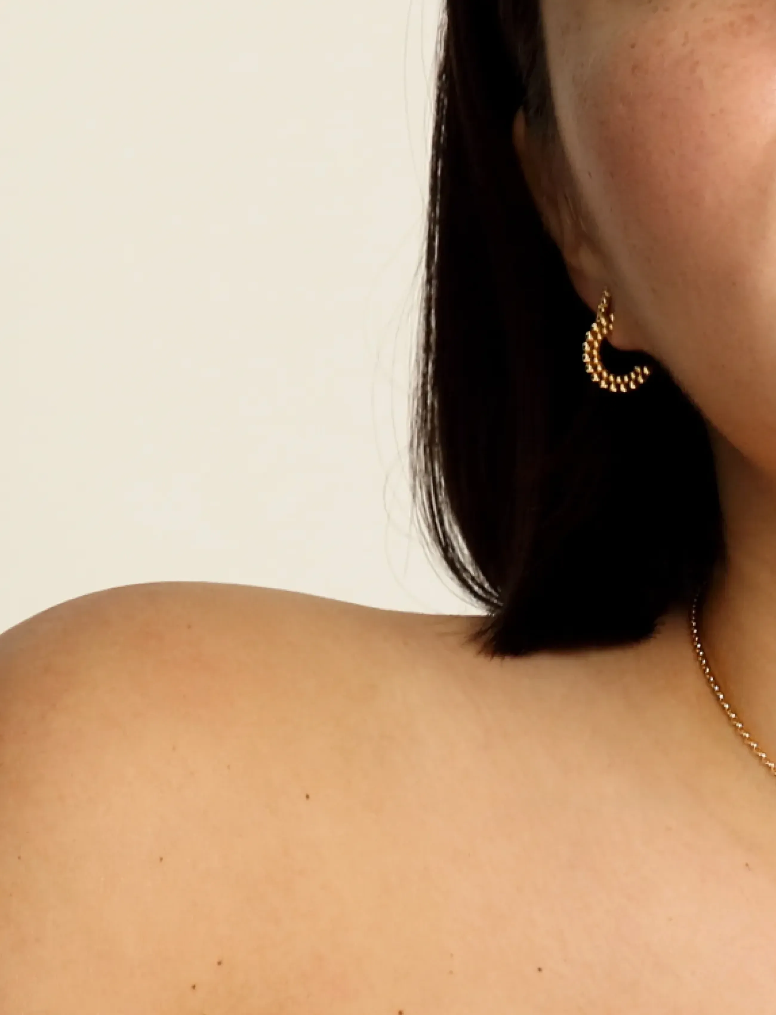 Kalevala Circle Of Light Earrings, Perlebesatte Kreol Øreringe, Guld, Str: ONE SIZE