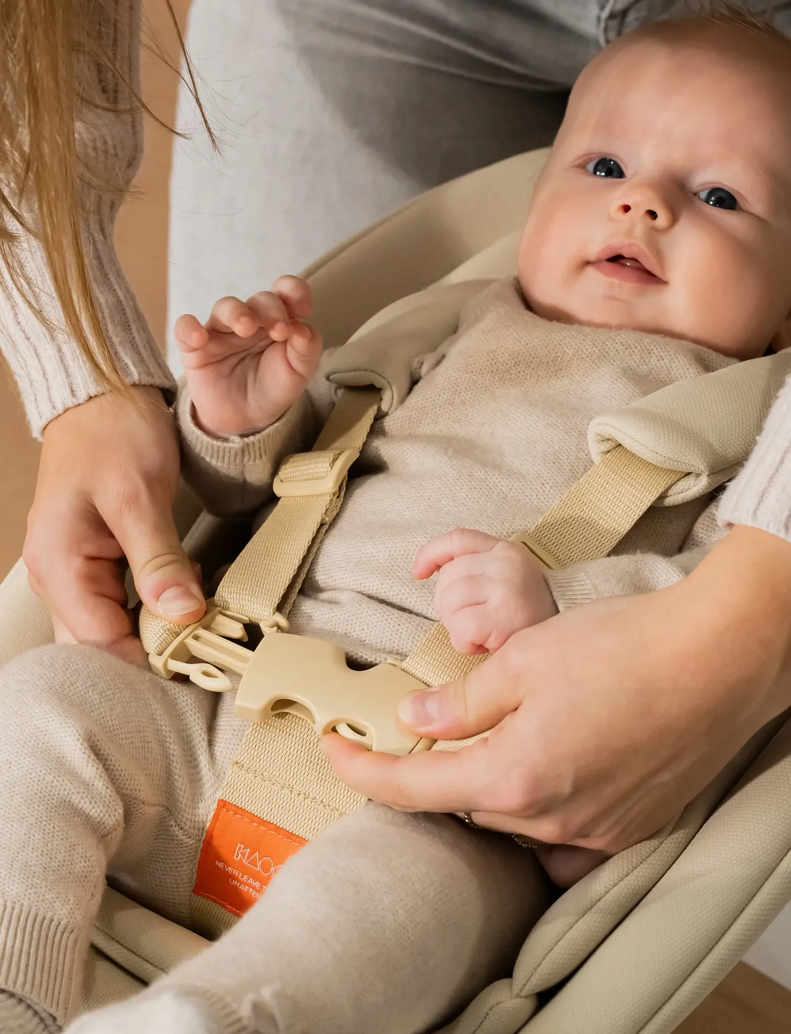 KAOS Kaos Klapp Newborn Seat Desert Sand, One Size, Cream, Baby Nursery > Baby Chairs & Accessories, Børn
