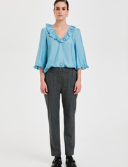 Karen By Simonsen - ElanaKB Pants - tailored trousers - opal gray melange - 2