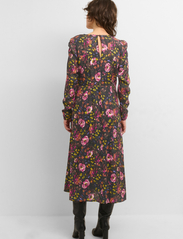 Karen By Simonsen - FaunaKB Dress - vidutinio ilgio suknelės - blurred bouquet - 4