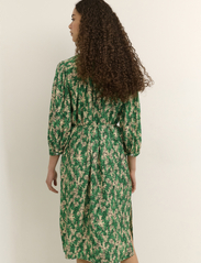 Karen By Simonsen - GraceKB Dress - skjortekjoler - jelly forest - 4
