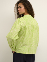 Karen By Simonsen - HemiliaKB Blouse - long-sleeved shirts - lime flower lace - 4